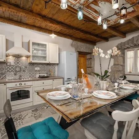 Casa Zamarija * Ripenda Kras